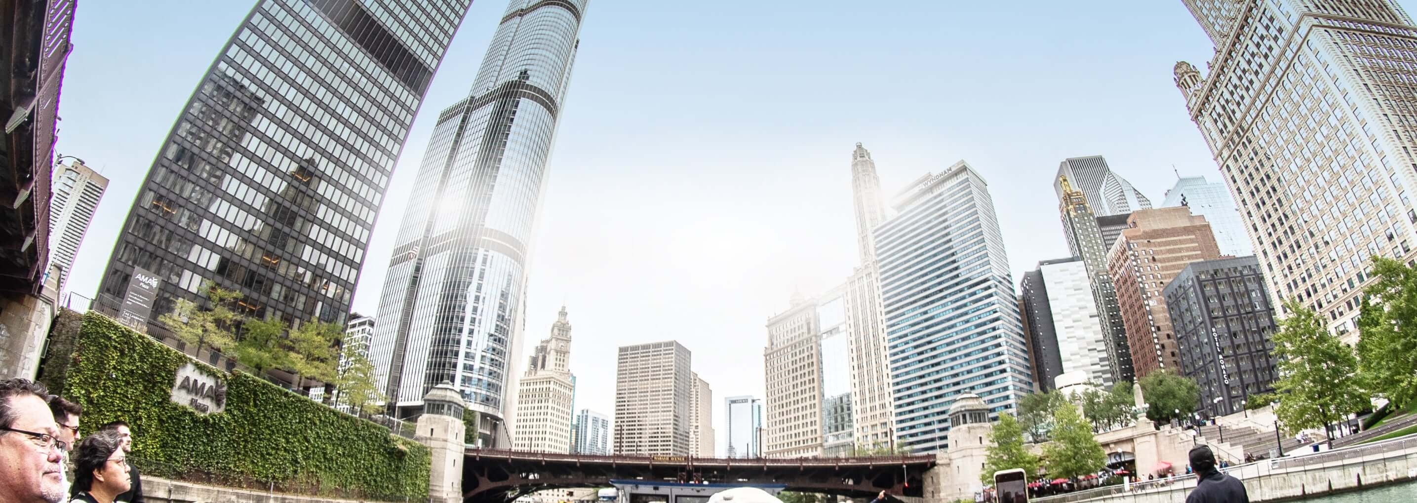 Chicago River architectural boat tour skyline view
